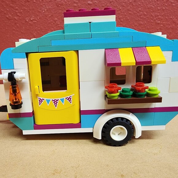 LEGO FRIENDS: Summer Caravan (41034) with Instructions and mini characters - Picture 3 of 11